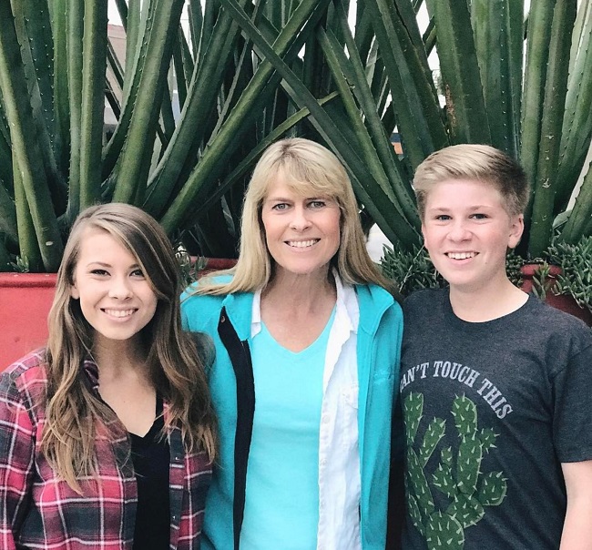 irwin family back on animal planet Irwin family back on Animal Planet