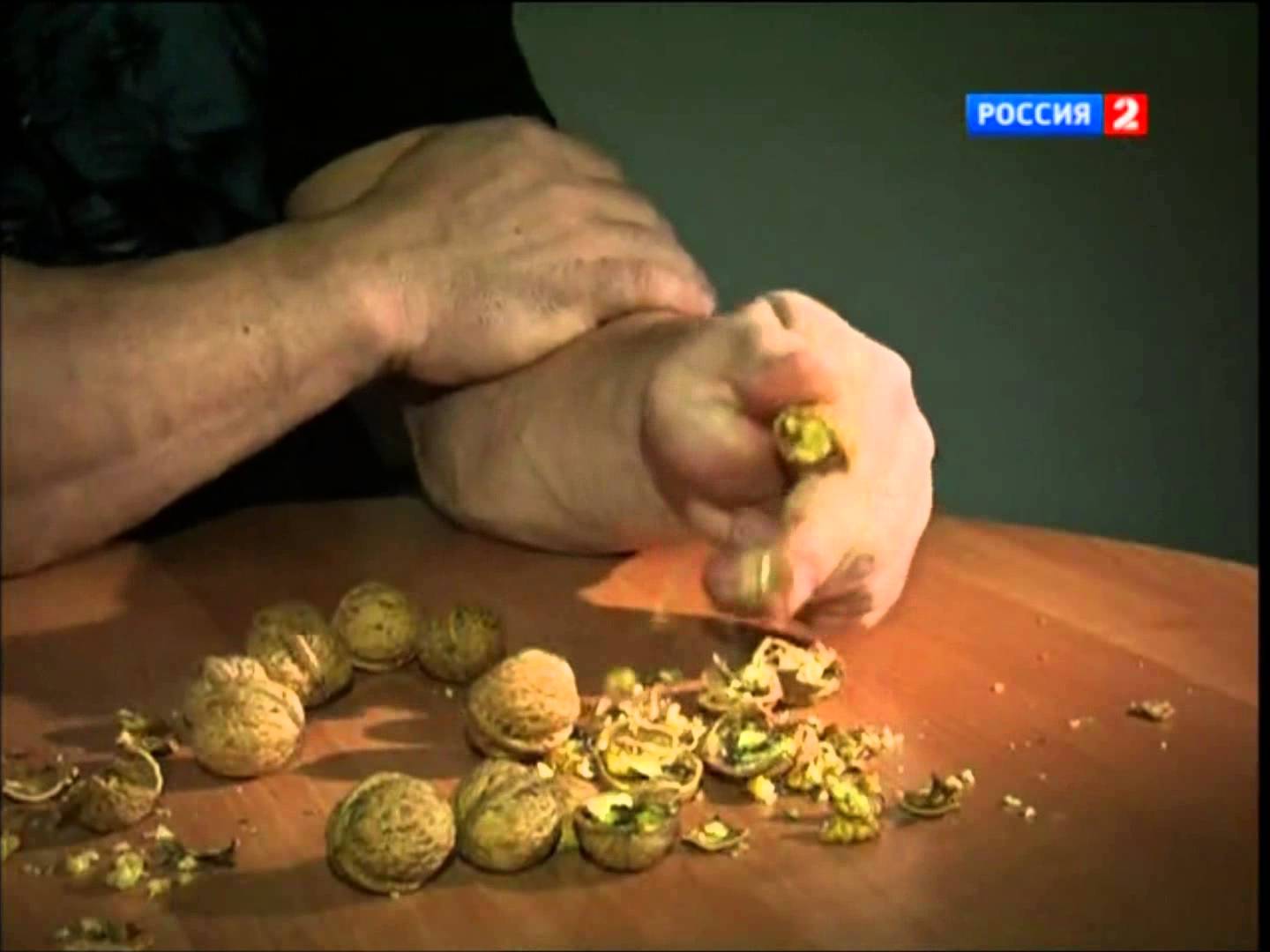 Denis Cyplenkov crushes walnuts with his bare hands Denis Cyplenkov crushes walnuts with his bare hands