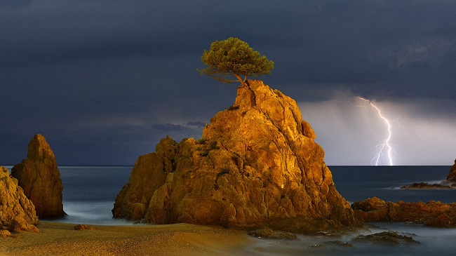 Honorable Mention-Pine Rock lightening and full moon- Miguel Angel Artus Illana Honorable Mention-Pine Rock lightening and full moon- Miguel Angel Artus Illana