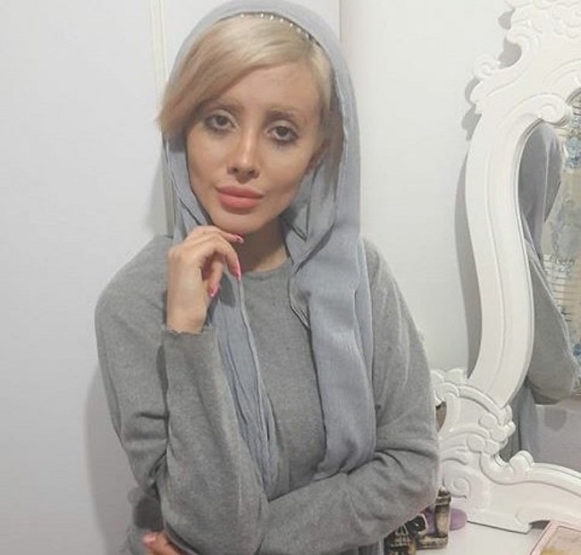 Tabar admits going for makeup Tabar admits makeup image