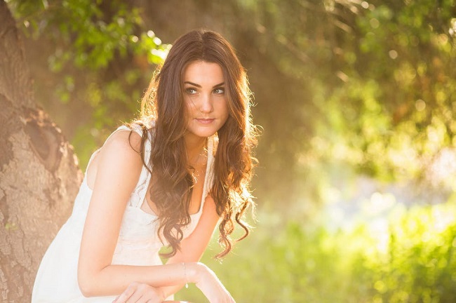 Girl with a beautiful gaze Girl with a beautiful gaze