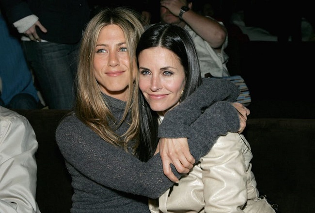 Jenifer Aniston To Courtney Cox Jenifer Aniston To Courtney Cox