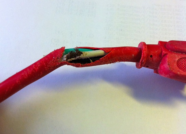 Never use a damaged cord