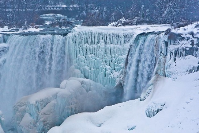 This picture is showing a frozen Niagara Falls and it is so amazing that it looks straight from the Narnia This picture is showing a frozen Niagara Falls and it is so amazing that it looks straight from the Narnia