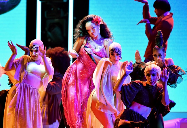 People suggested the glow on Rihanna’s face is because she is pregnant