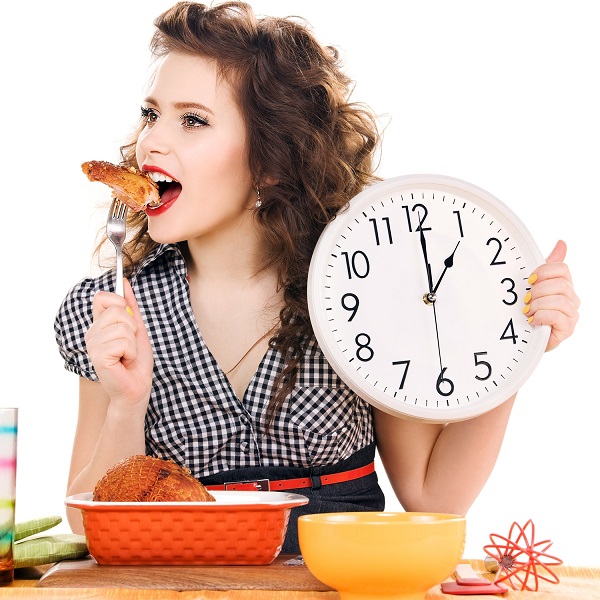 woman eating dash diet woman eating dash diet