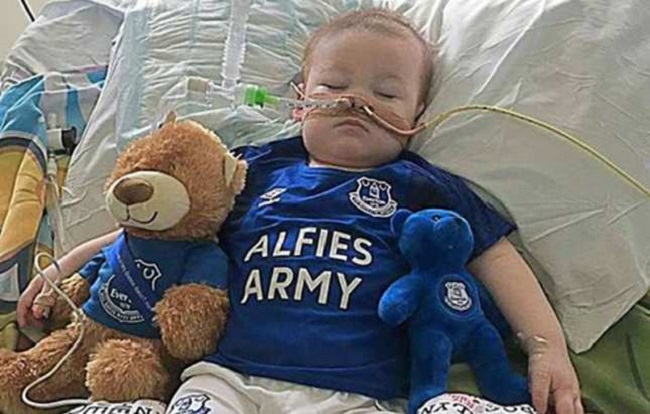 Alfie evans in the hospital Alfie evans in the hospital