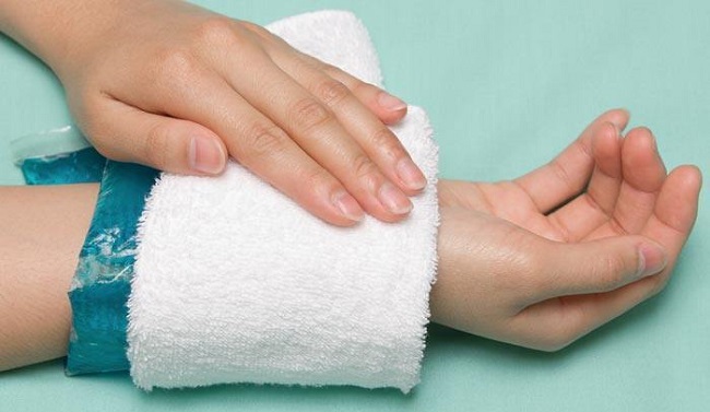 Natural ways to combat joint pain Natural ways to combat joint pain