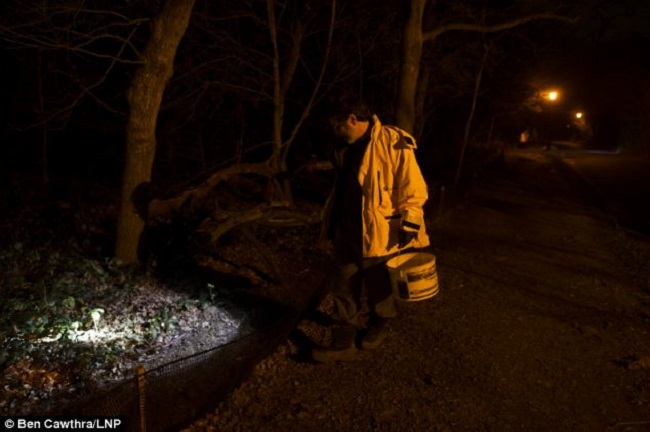 Being in darkness Being in darkness