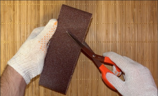 Easy way to sharpen scissors Easy way to sharpen scissors