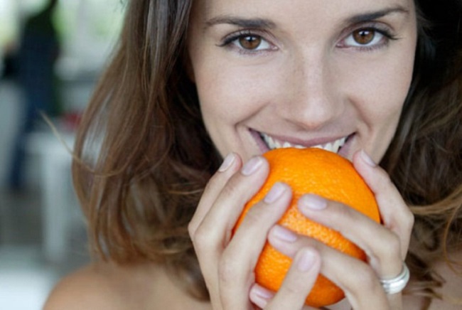 Eating Oranges Eating Oranges