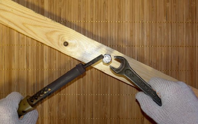 How to remove a screw easily How to remove a screw easily