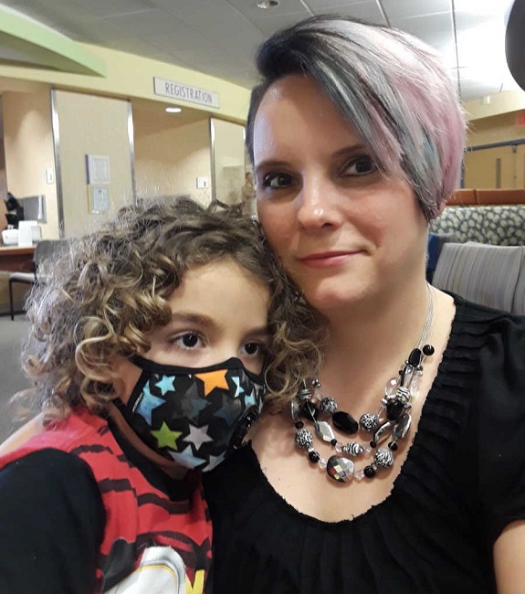 Kaizler with her mom Kaizler with her mom