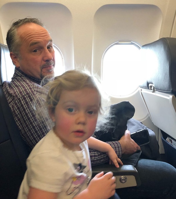 kind stranger in plane kind stranger in plane