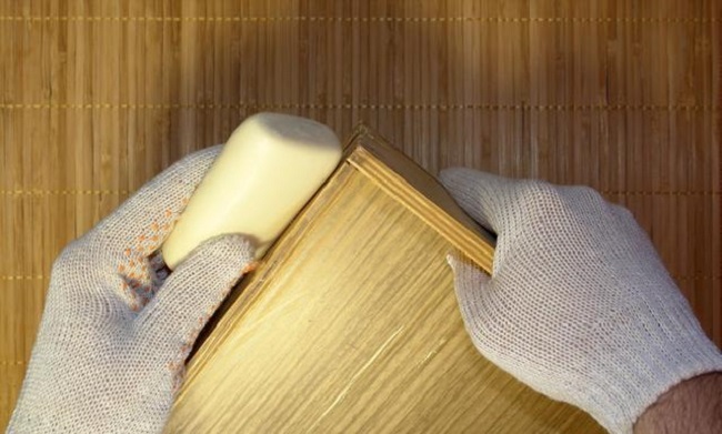 open a stuck wooden drawer open a stuck wooden drawer