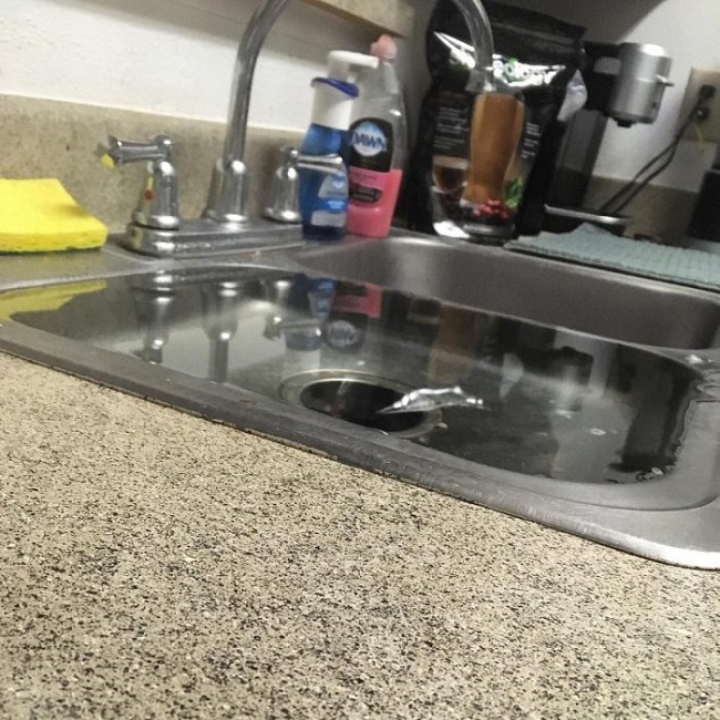 She left the tap open She left the tap open