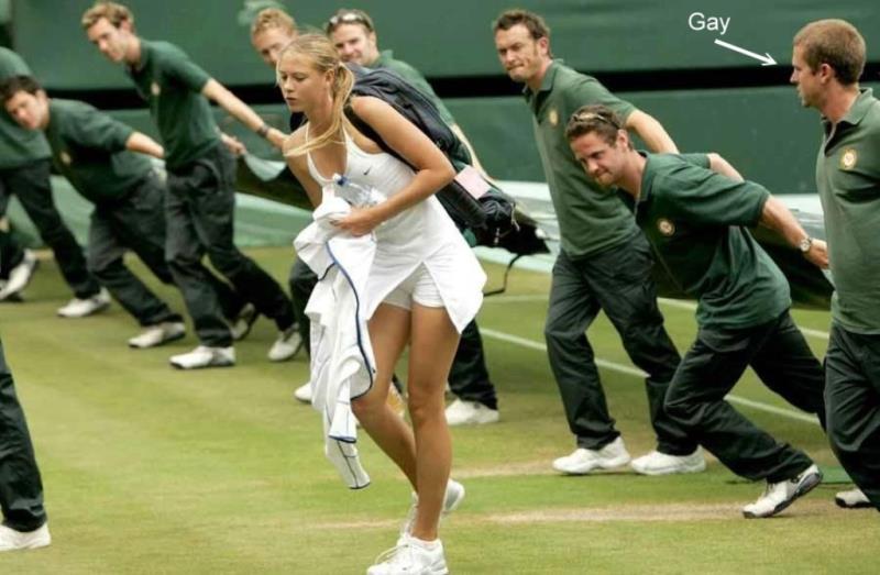 It’s just impossible for men not to stare at Maria Sharapova in this pic until they are gay
