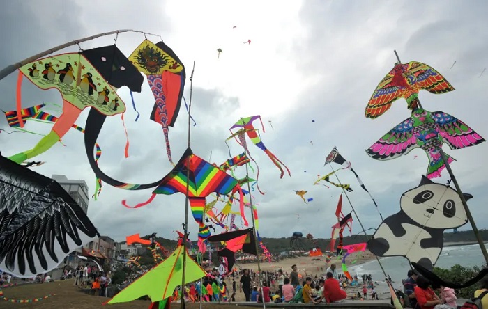 A kite-flying festival was organized and held by the Asia Kite Foundation A kite-flying festival was organized and held by the Asia Kite Foundation