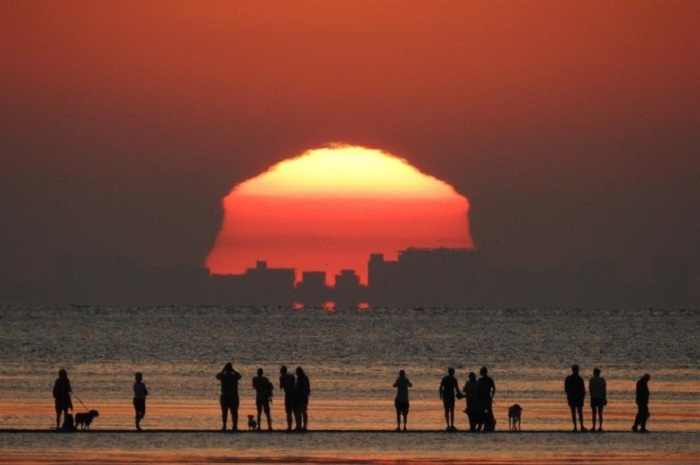 A Mock Mirage in the Garden of England