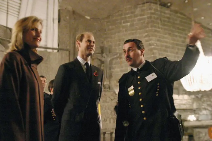 Many officials have visited the Wieliczka mines Many officials have visited the Wieliczka mines