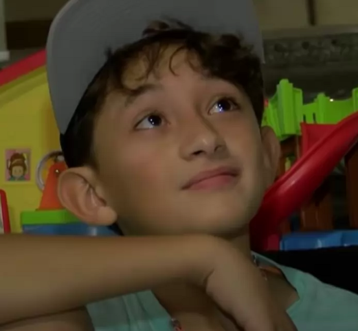 Most people in this little boy’s stead would have simply been panicking or freaking out