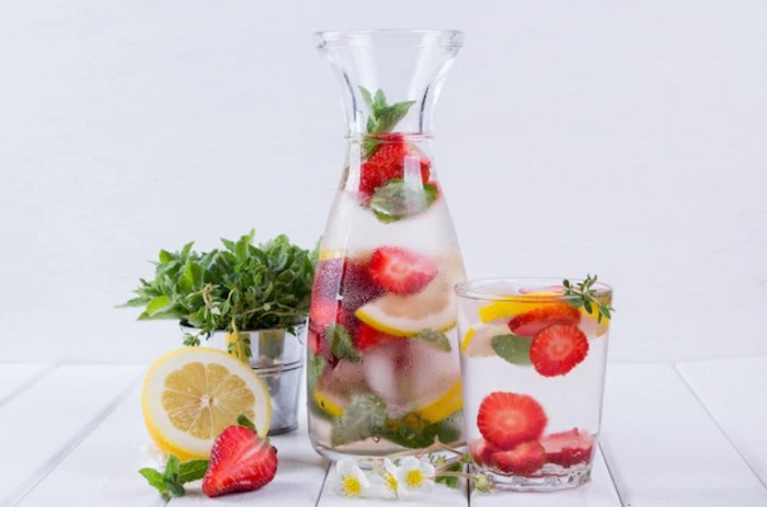 Strawberry and lemon infused with herbs 