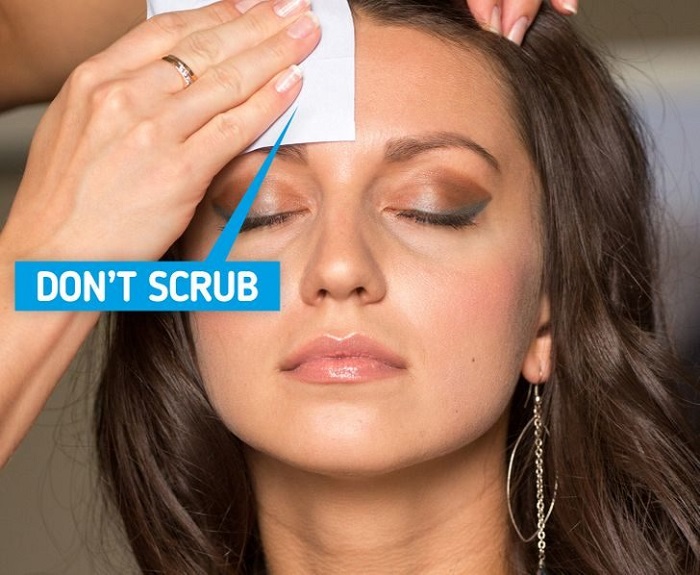 Carry some oil-blotting papers with you when you go out