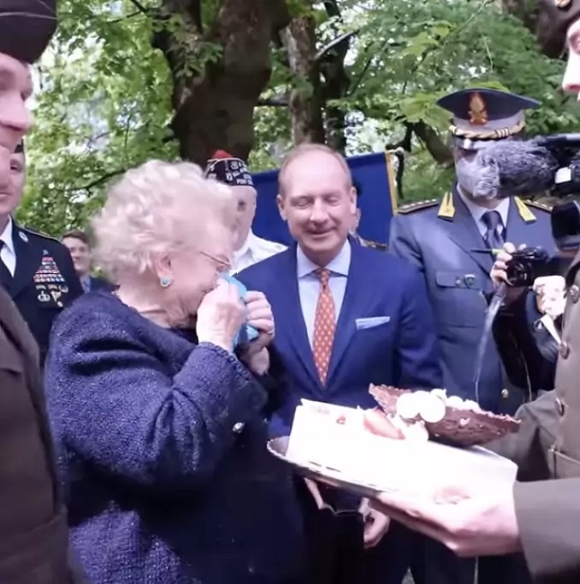 But she never got a chance to taste her cake But she never got a chance to taste her cake