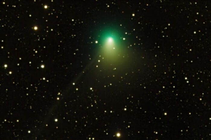 Astronomers say that this comet passed by the earth during the Ice Age