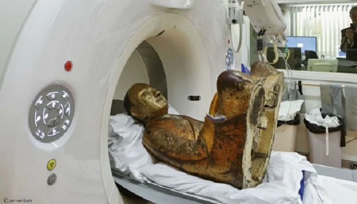 The Buddha statue was put through a CT scan so that the mummified monk inside could be seen more clearly